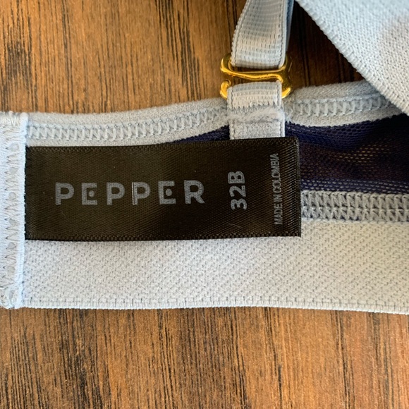 SOLD Pepper Bras 32B - Picture 3 of 4